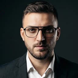 Robin Dauer, founder of qlows